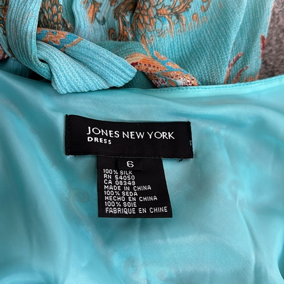 Teal, gold patterned belted silk cocktail dress.   Jones of NY. Never worn 💙🤎 - Picture 9 of 9